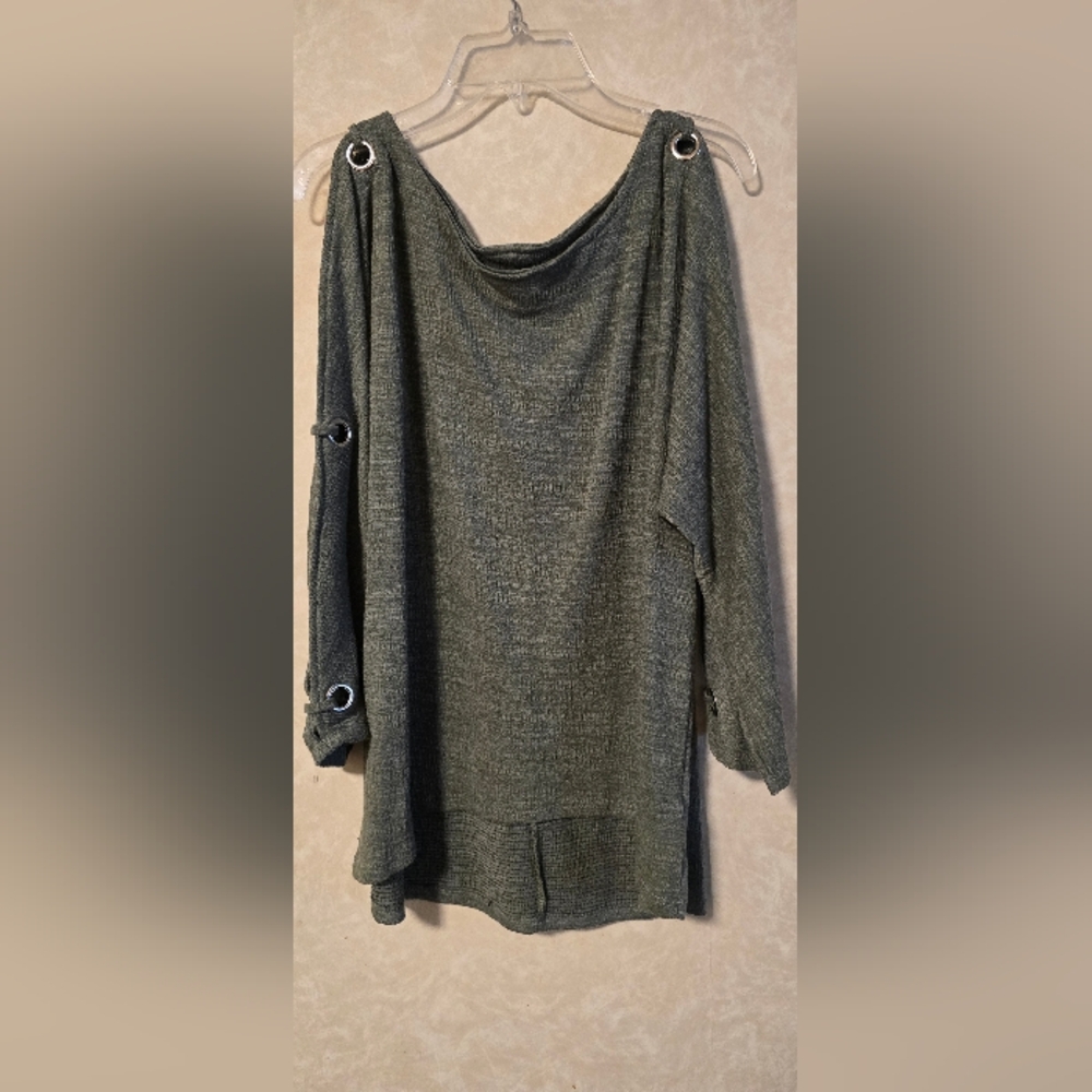Top olive green